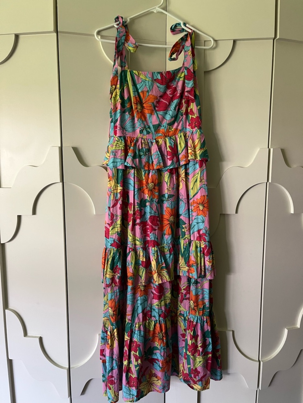 Avara Vibrant Floral Tiered Maxi Dress - Pink & Teal size small
